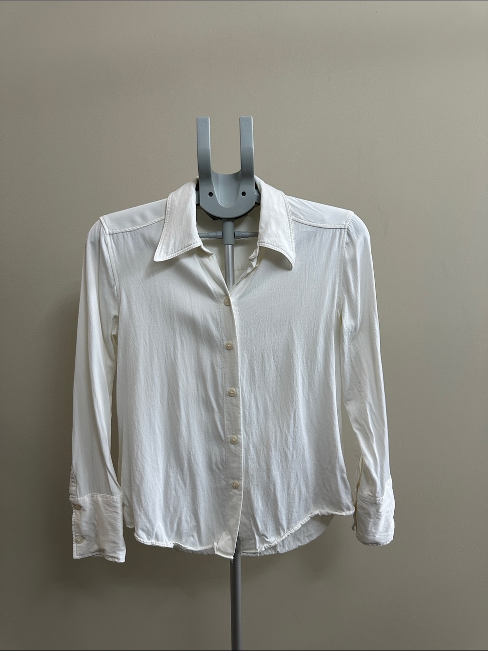 Zara Cream Button-Front Long-Sleeve Blouse